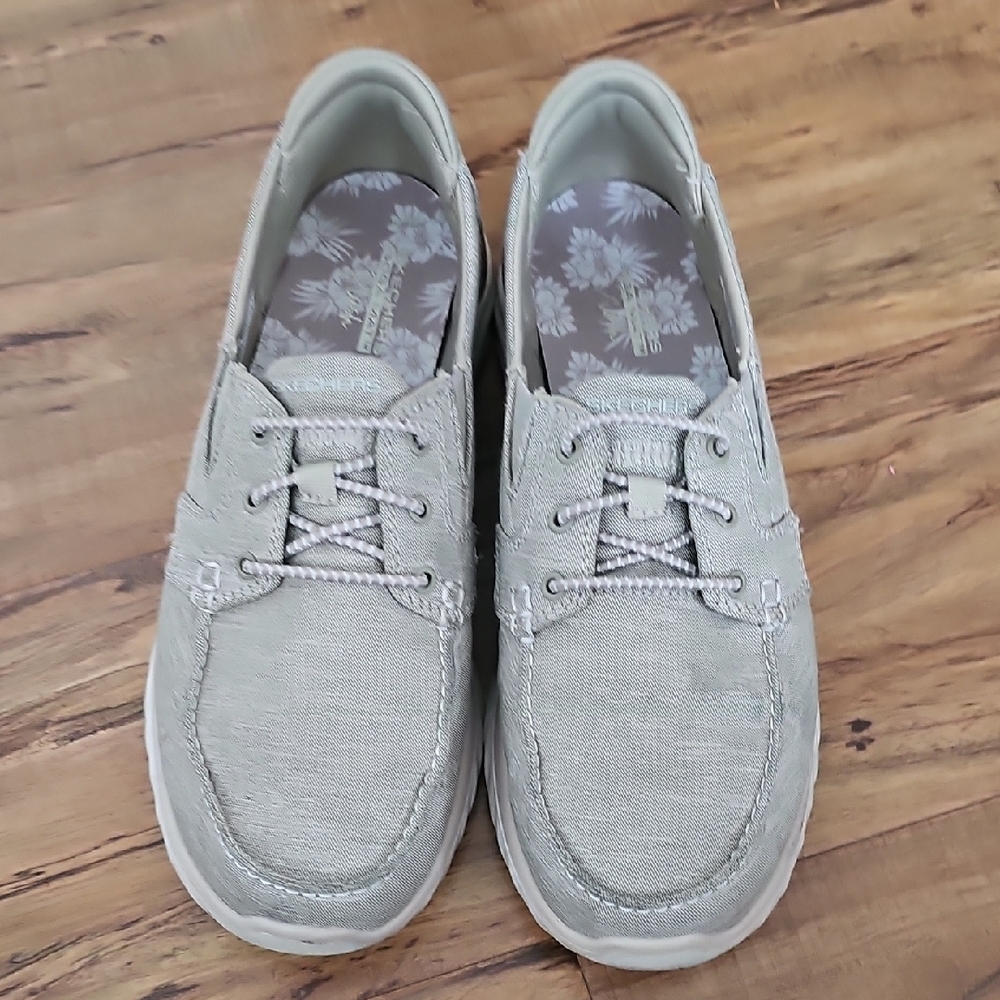Skechers Gray Boat Shoes with Moccasin Toe and Comfortable Design